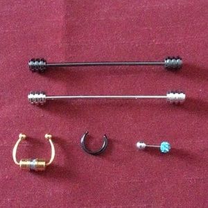 NWOT Set of 5 Pieces of Body Jewellery